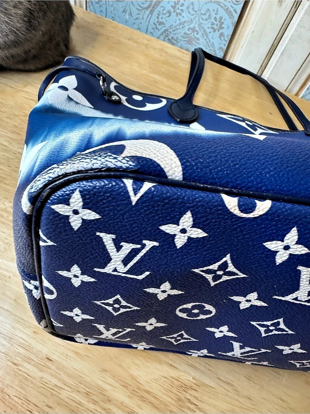Louis Vuitton Neverfull MM By The Pool Blue & White Tote - Picture 6 of 10